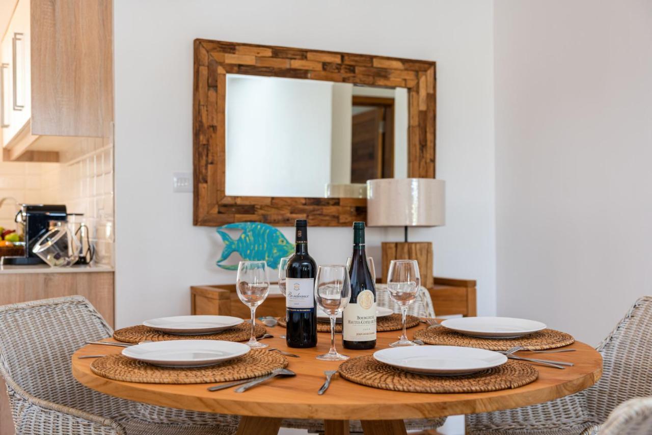 West Wood Holiday Apartment, C6 - Flic En Flac With Pool At A Quiet Location, Beautifully Decorated And Close To The Beach Екстер'єр фото